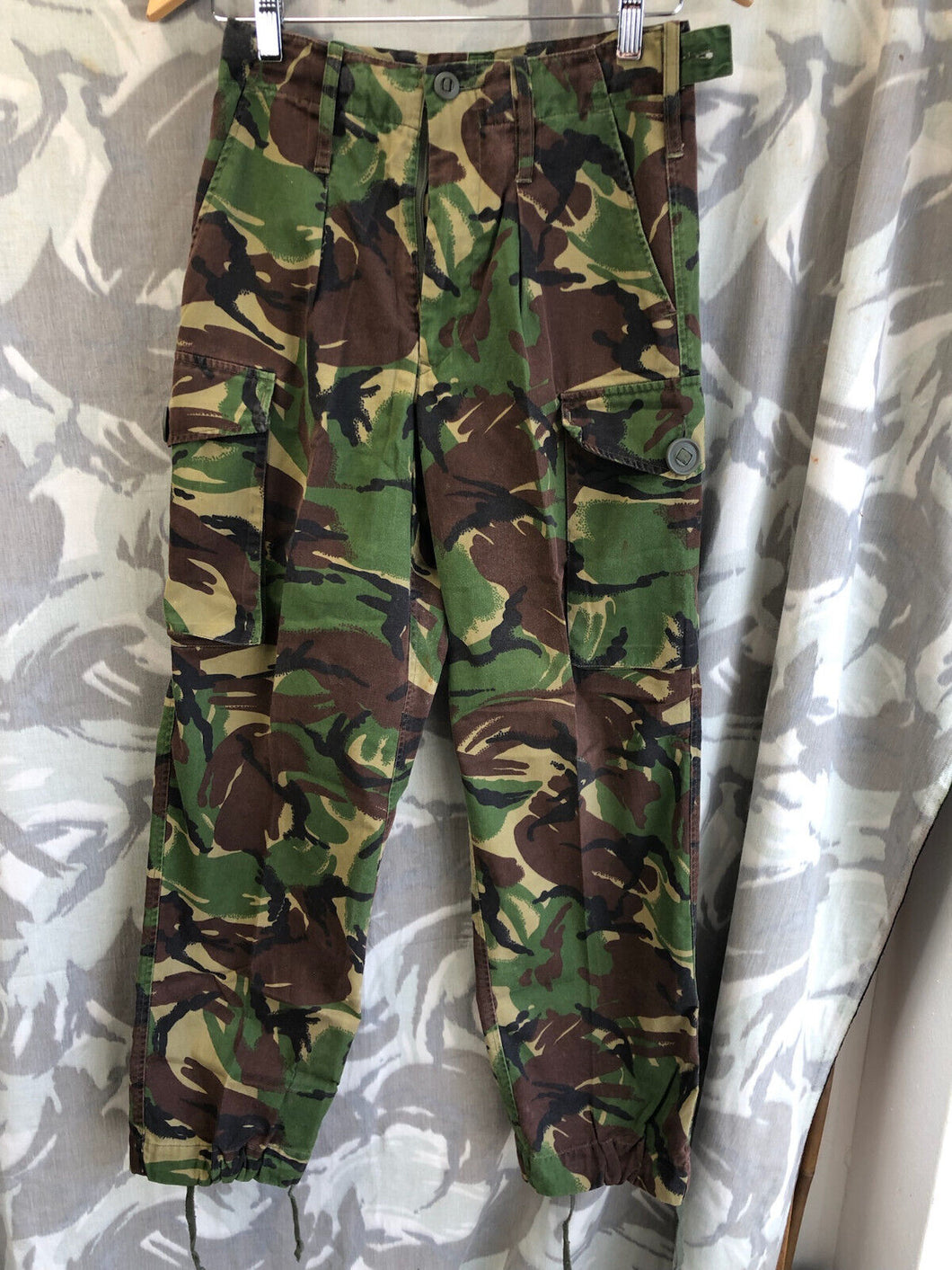 Size 75/72/88 - Vintage British Army DPM Lightweight Combat Trousers