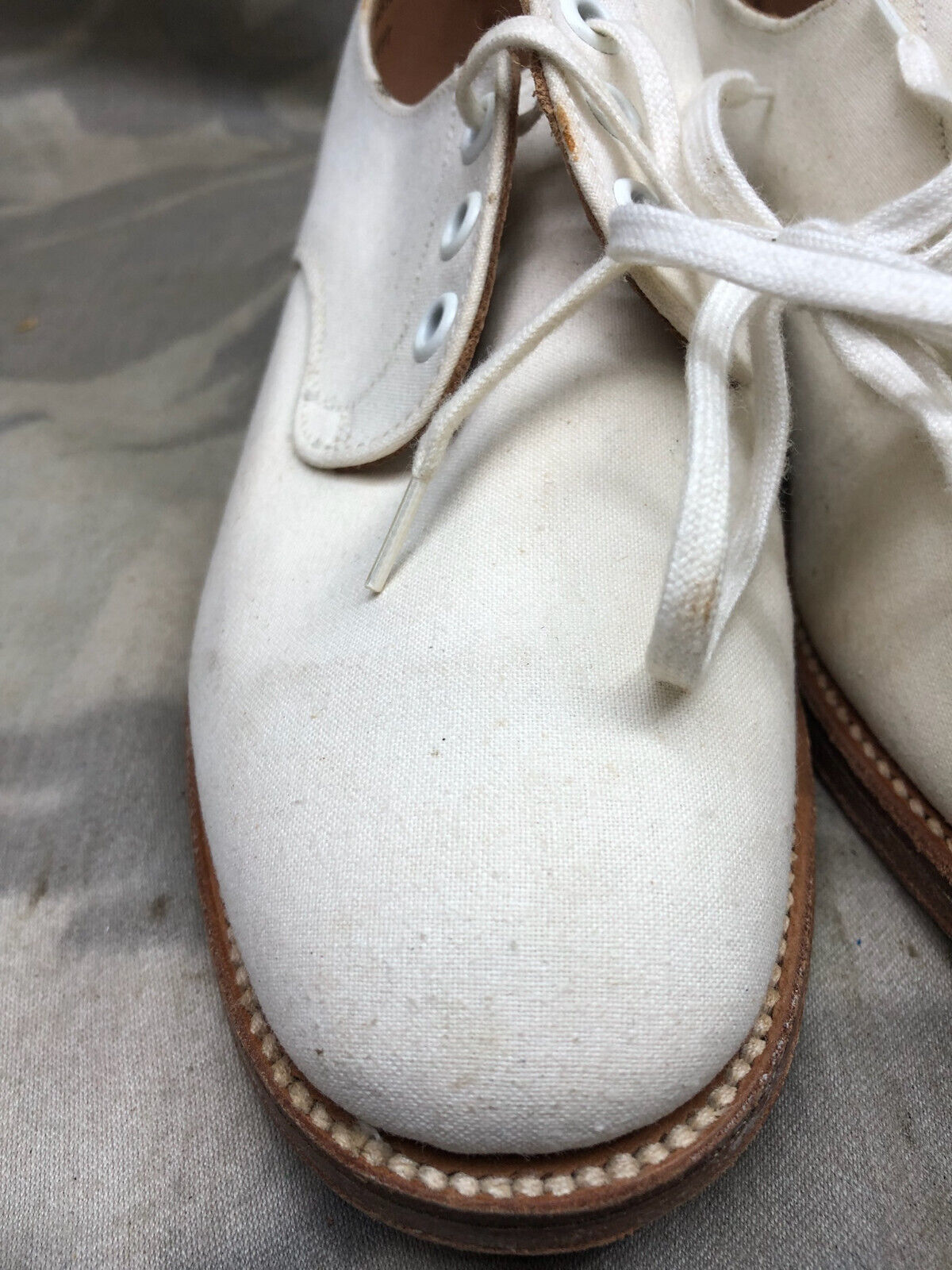 Genuine British Army Women's White Summer Shoes - WW2 Pattern - Size UK 4.5 S - The Militaria Shop