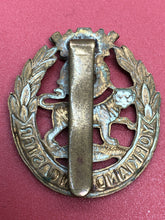 Lade das Bild in den Galerie-Viewer, Original WW2 British Army Cap Badge - York and Lancaster Regiment
