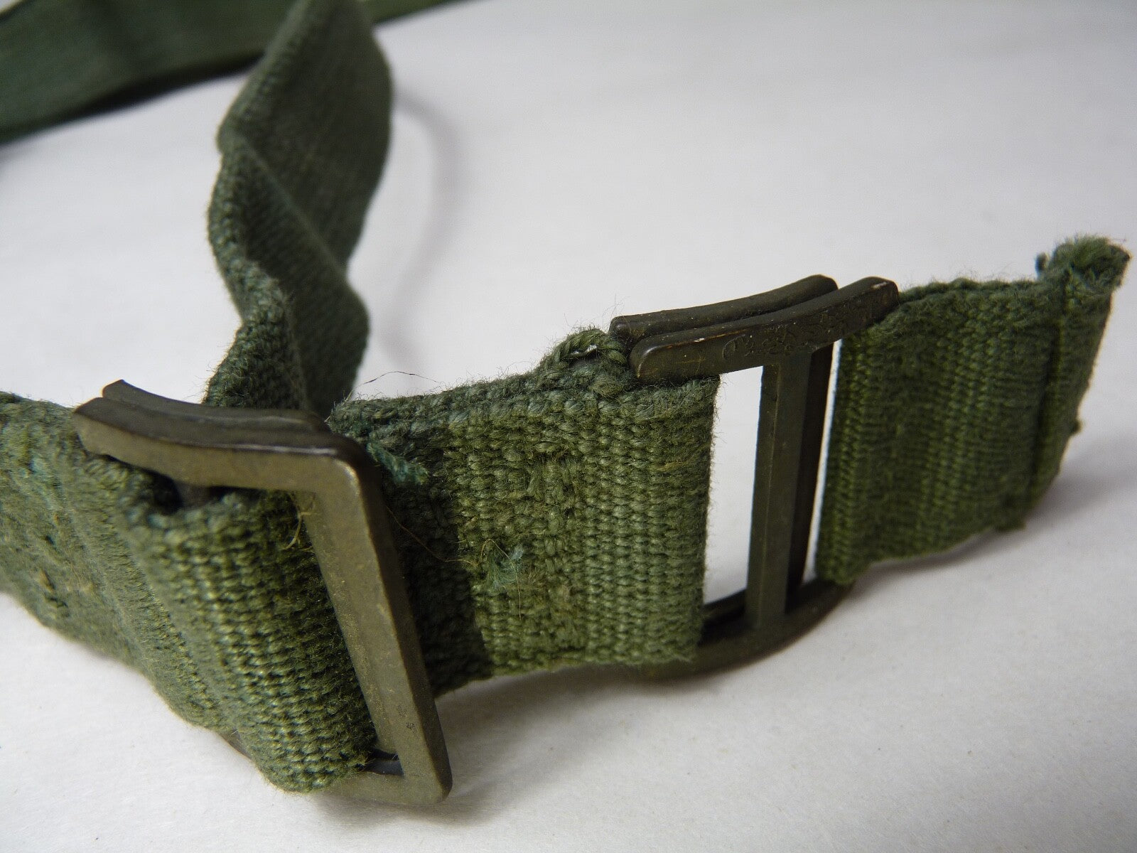 Original WW2 British Army 44 Pattern Shoulder / Extended Equipment Strap - 1945 - The Militaria Shop