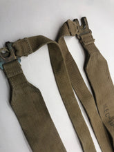 Charger l&#39;image dans la galerie, Original WW2 37 Patternn Webbing British Army L Strap Set - WW2 Dated
