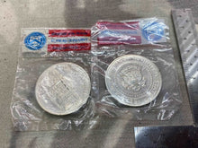 Load image into Gallery viewer, 2 x US Mint Vintage - THE WHITE HOUSE Dollars - in Original Sleeves and Packet
