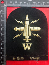 Load image into Gallery viewer, Operator Mechanic (Warfare) Genuine Royal Navy W Trade Badge
