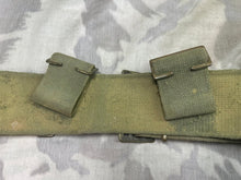 Charger l&#39;image dans la galerie, Original WW1 British Army 1908 08 Pattern Webbing Belt - 1924 Dated - 42&quot; Waist
