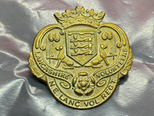 Charger l&#39;image dans la galerie, Original British Army WW1 - North East Lancashire Volunteers Regiment Cap Badge
