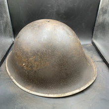 Lade das Bild in den Galerie-Viewer, Original WW2 British/Canadian Army Mk3 &quot;Turtle&quot; Combat Helmet - The Militaria Shop
