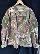 Charger l&#39;image dans la galerie, Genuine US Combat Camoflauged Shirt - Mil-Tec - XXL
