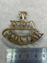 Load image into Gallery viewer, Original WW1 British Army Royal FA Gloster Territorial Shoulder Title

