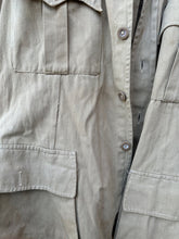 Lade das Bild in den Galerie-Viewer, Original WW2 British Army Khaki Drill Jacket - 38&quot; Chest
