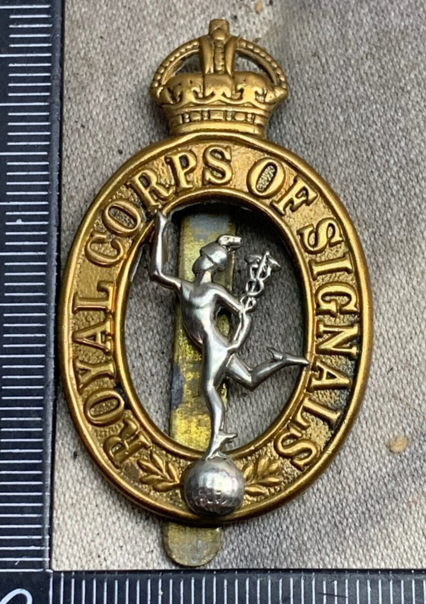 Original WW2 British Army Royal Corps of Signals Cap Badge