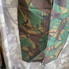 Lade das Bild in den Galerie-Viewer, Genuine British Army DPM Camouflaged Rain Trousers Waterproof PVC - Size 70/80
