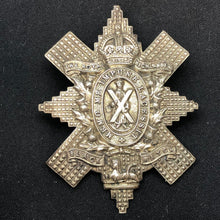 Load image into Gallery viewer, Original WW2 British Army Cap Badge - The Royal Highlanders - Black Watch - The Militaria Shop
