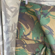 Lade das Bild in den Galerie-Viewer, Genuine British Army DPM Camouflaged Rain Trousers Waterproof PVC - Size 70/80
