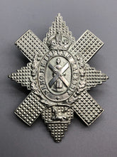 Lade das Bild in den Galerie-Viewer, Original WW2 British Army The Black Watch Scottish Cap Badge
