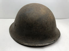 Lade das Bild in den Galerie-Viewer, Original WW2 British / Canadian Army Combat Helmet Mk3
