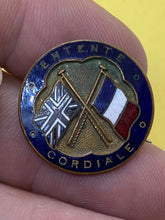 Load image into Gallery viewer, Original British Entente Cordiale Commemorative Victory Badge with Flags
