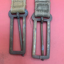 Charger l&#39;image dans la galerie, Original WW2 British Army 37 Pattern Webbing Brace Adaptors Pair
