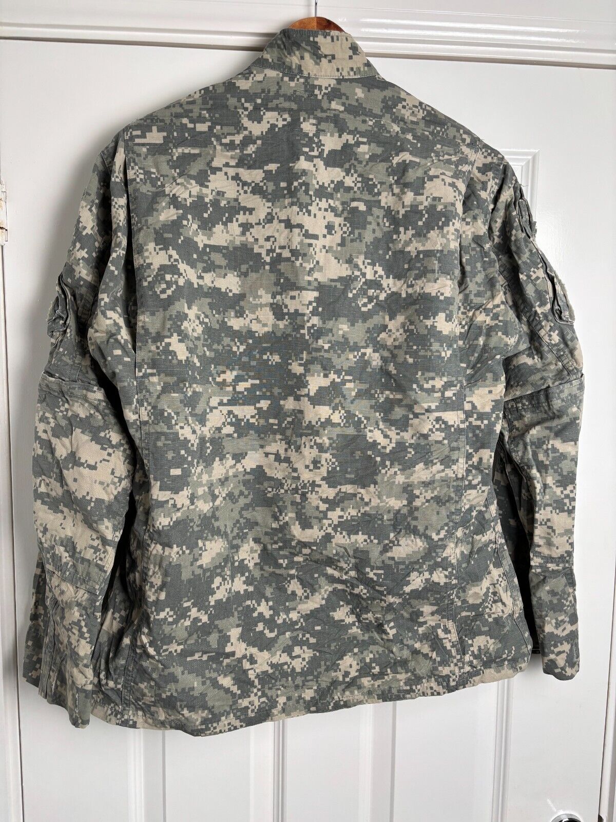 Surplus US Army ACU Combat Uniform Jacket-Small-Regular - The Militaria Shop