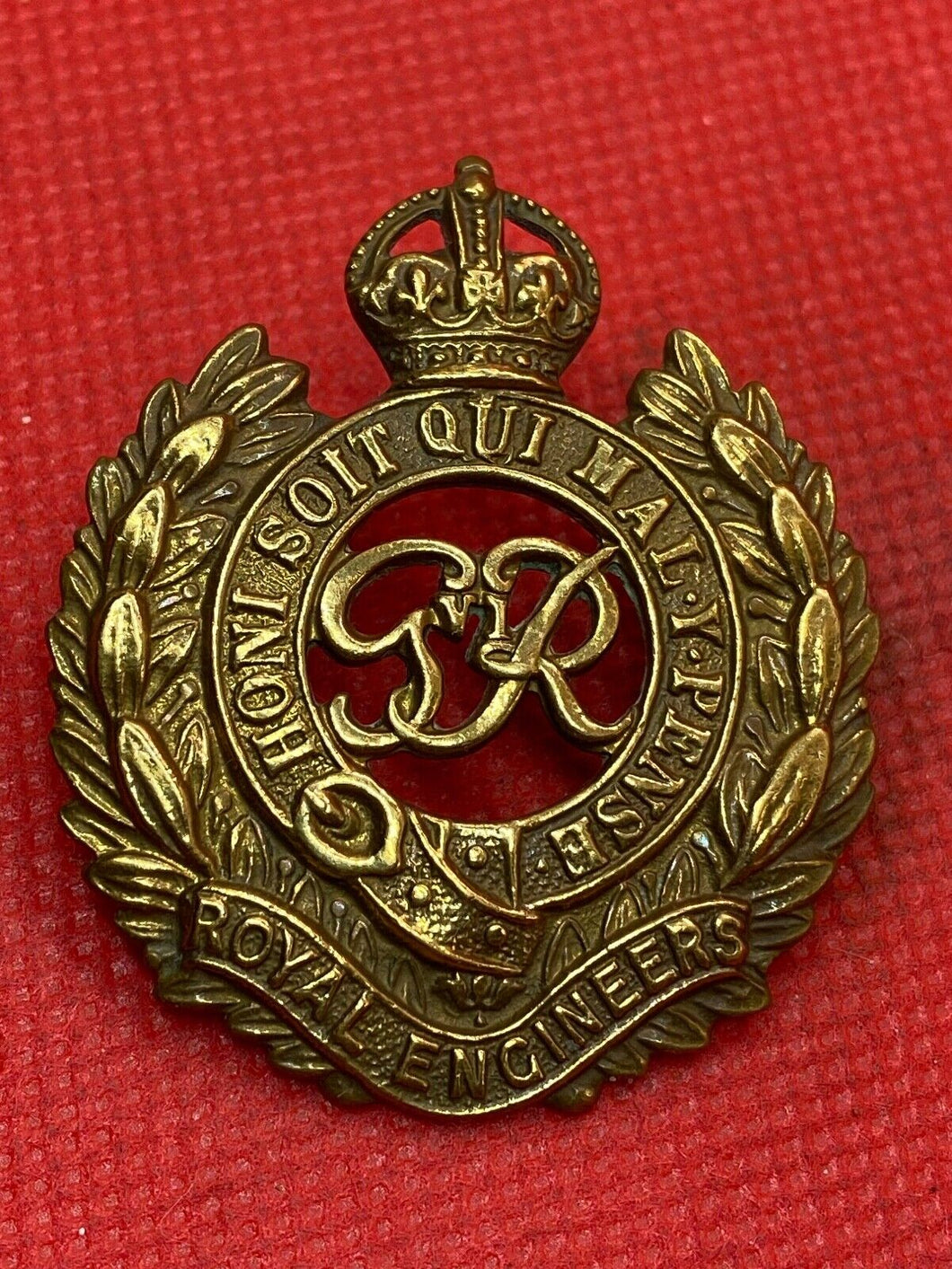 Original British Army WW2 - GVI Royal Engineers Cap Badge