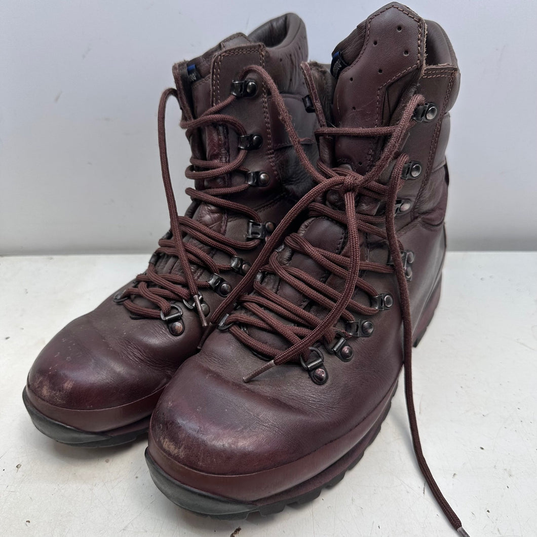 British Army Surplus Defender Brown Leather Combat Boots - Altberg Size UK 9 M - The Militaria Shop
