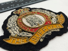 Charger l&#39;image dans la galerie, British Army Bullion Embroidered Blazer Badge - The Suffolk Regiment
