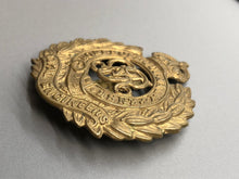 Charger l&#39;image dans la galerie, Original WW2 British Army Royal Engineers Brass Cap Badge
