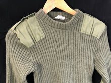 Lade das Bild in den Galerie-Viewer, British Army Olive Jersey Utility Jumper Elbow Patches Wool Pullover - Size 1
