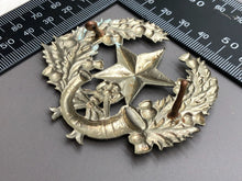 Lade das Bild in den Galerie-Viewer, Original WW1 British Army Cameronians (Scottish Rifles) Cap Badge
