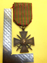 Load image into Gallery viewer, Original WW1 French Croix du Guerre Medal - 1914 - 1915 with Ribbon
