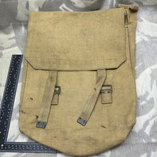 Charger l&#39;image dans la galerie, Original WW2 British Army 37 Pattern Webbing Large Pack - Wartime Dated
