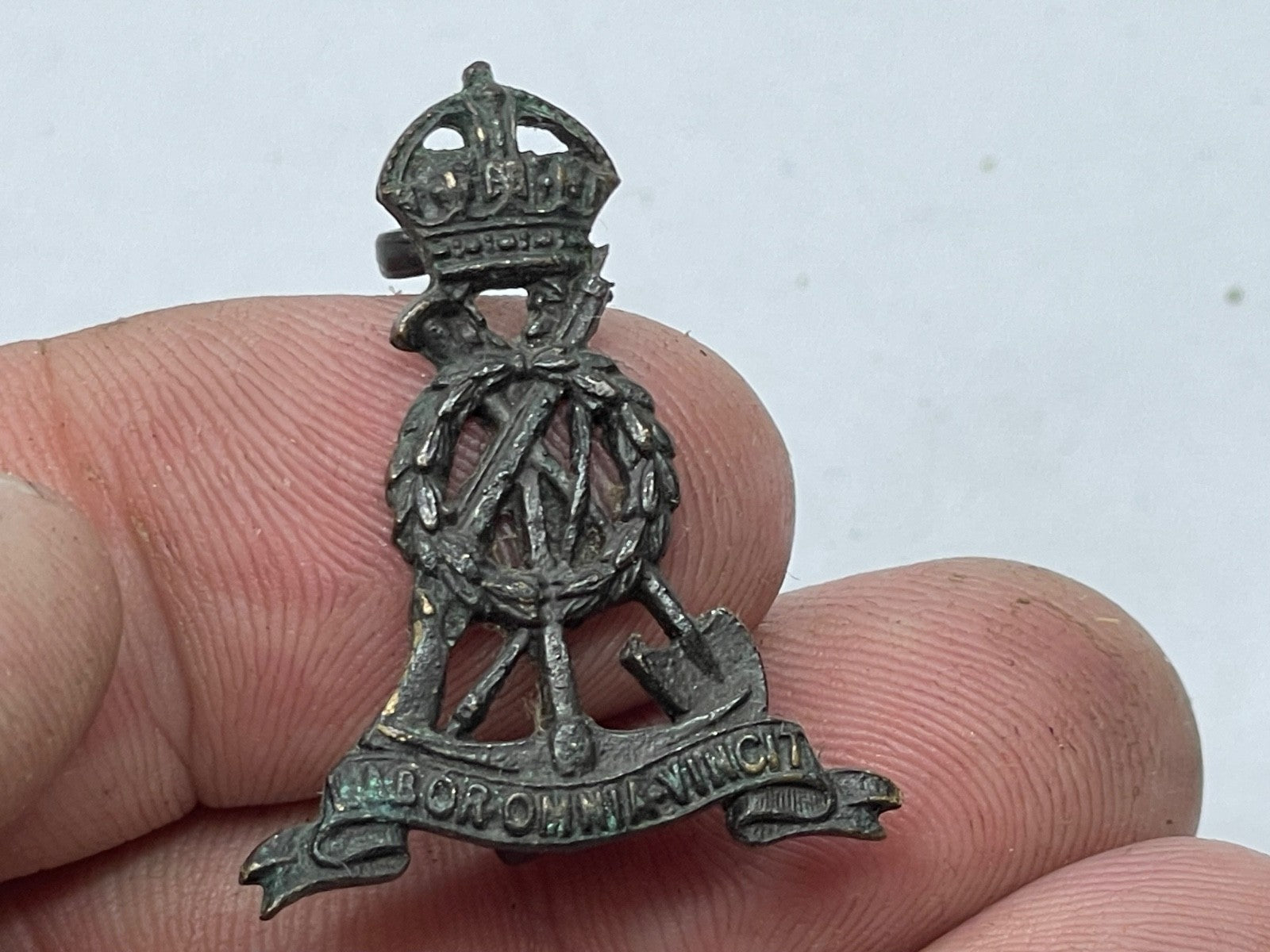 Original WW1 / WW2 British Army Pioneer Corps Officer's Collar Badge - The Militaria Shop