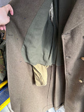 Load image into Gallery viewer, Original WW2 Canadian Army Officers Warrant Officer WO2 Greatcoat - 38&quot; Chest
