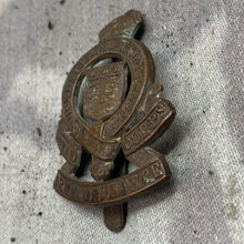 Charger l&#39;image dans la galerie, Origianl WW2 British Army Royal Army Ordnance Corps Cap Badge
