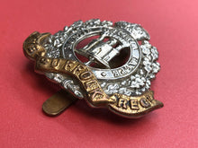 Lade das Bild in den Galerie-Viewer, Original WW2 British Army The Suffolk Regiment Cap Badge
