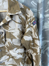 Charger l&#39;image dans la galerie, Genuine British Army Desert DPM Camouflaged Tropical Combat Jacket - 160/96
