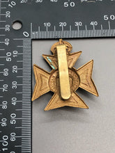 Load image into Gallery viewer, Original WW2 British Army Buckinghamshire Battalion Cap Badge
