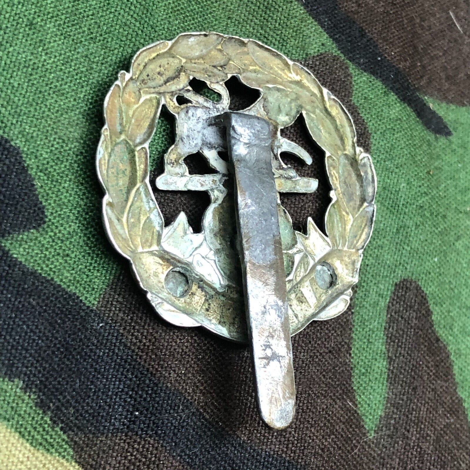 Original WW2 British Army Hampshire Regiment Cap Badge - The Militaria Shop