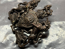 Load image into Gallery viewer, Original British Army WW1 / WW2 General Service Bronze Collar Badge
