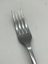 Lade das Bild in den Galerie-Viewer, Original British Army War Department Marked Mess Cutlery Fork - 1962 Dated
