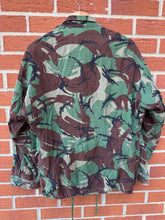 Charger l&#39;image dans la galerie, Original British Army 1968 Pattern Combat Smock Jacket - Size 2 - 40&quot; Chest
