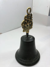 Charger l&#39;image dans la galerie, Original WW1 British Navy HMS Victory Trench Art Bronze Bell
