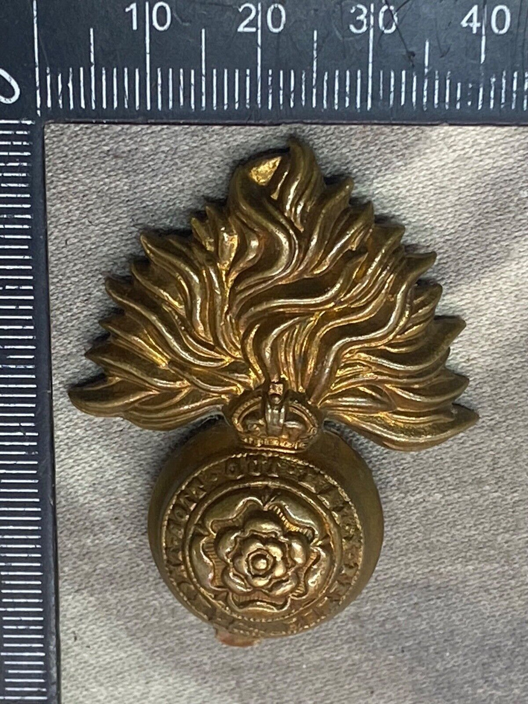 Original WW1 / WW2 British Army Royal London Fusiliers Cap Badge