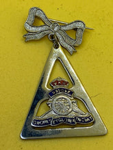 Load image into Gallery viewer, Original WW1 / WW2 Enamel &amp; White Metal Royal Artillery Sweetheart Brooch
