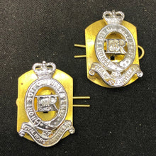 Charger l&#39;image dans la galerie, Original British Collar Badge Pair - 4th Queen&#39;s Own Hussars - The Militaria Shop
