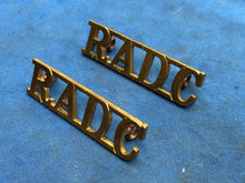 Load image into Gallery viewer, Original WW2 British Army Royal Army Dental Corps RADC Brass Shoulder Title
