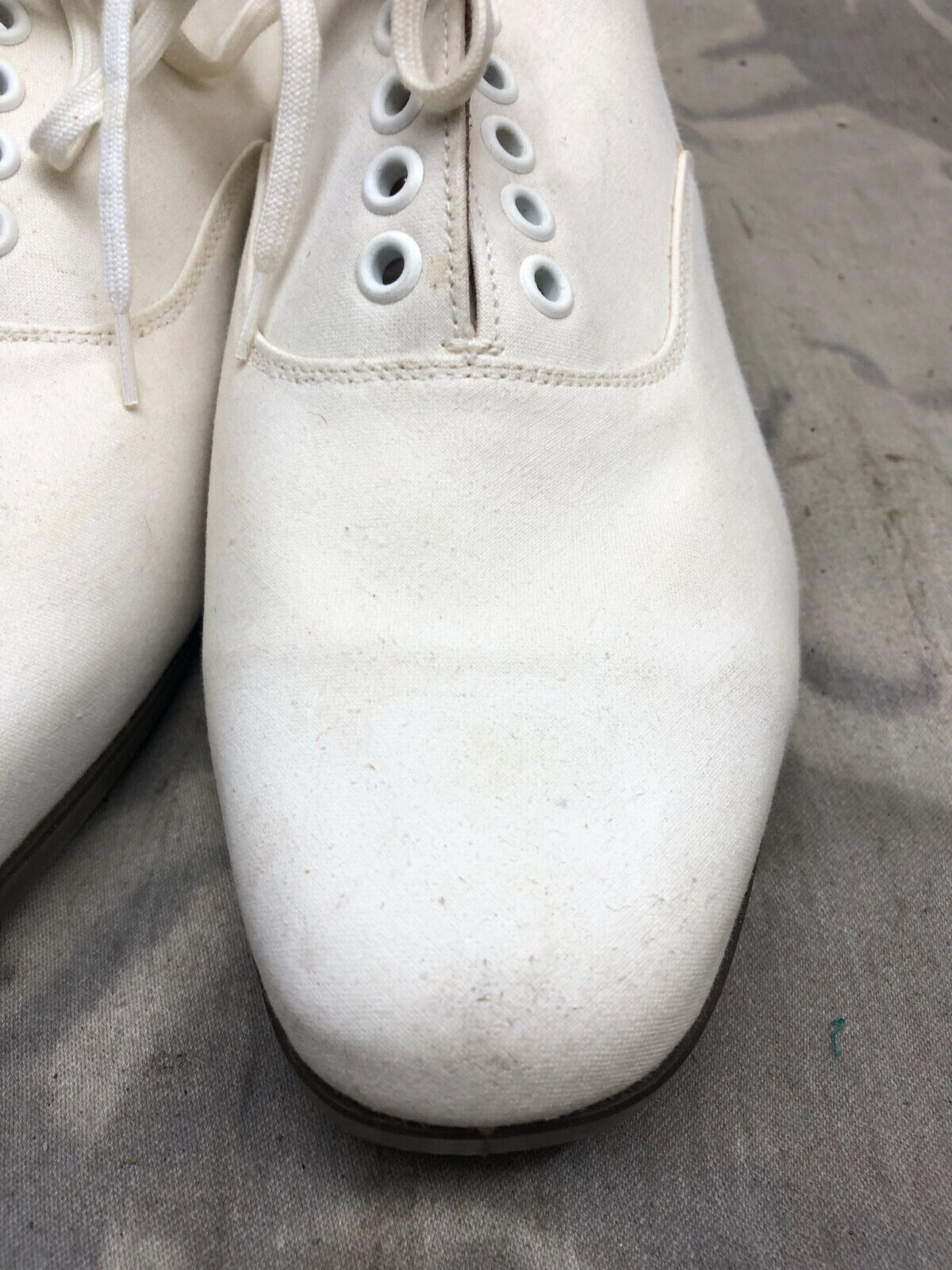 Genuine British Army Women's White Summer Shoes - WW2 Pattern - Size UK 6 M - The Militaria Shop