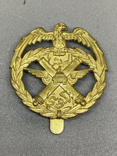 Load image into Gallery viewer, Original Kuwait Army Cap Badge
