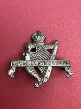 Lade das Bild in den Galerie-Viewer, Original WW1 British Army Cap Badge - Royal Ulster Rifles - Kings Crown
