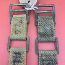 Charger l&#39;image dans la galerie, Original WW2 British Army 37 Pattern Webbing Brace Adaptors Pair
