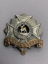 Charger l&#39;image dans la galerie, Original WW1 British Army Cap Badge - Bedfordshire Regiment
